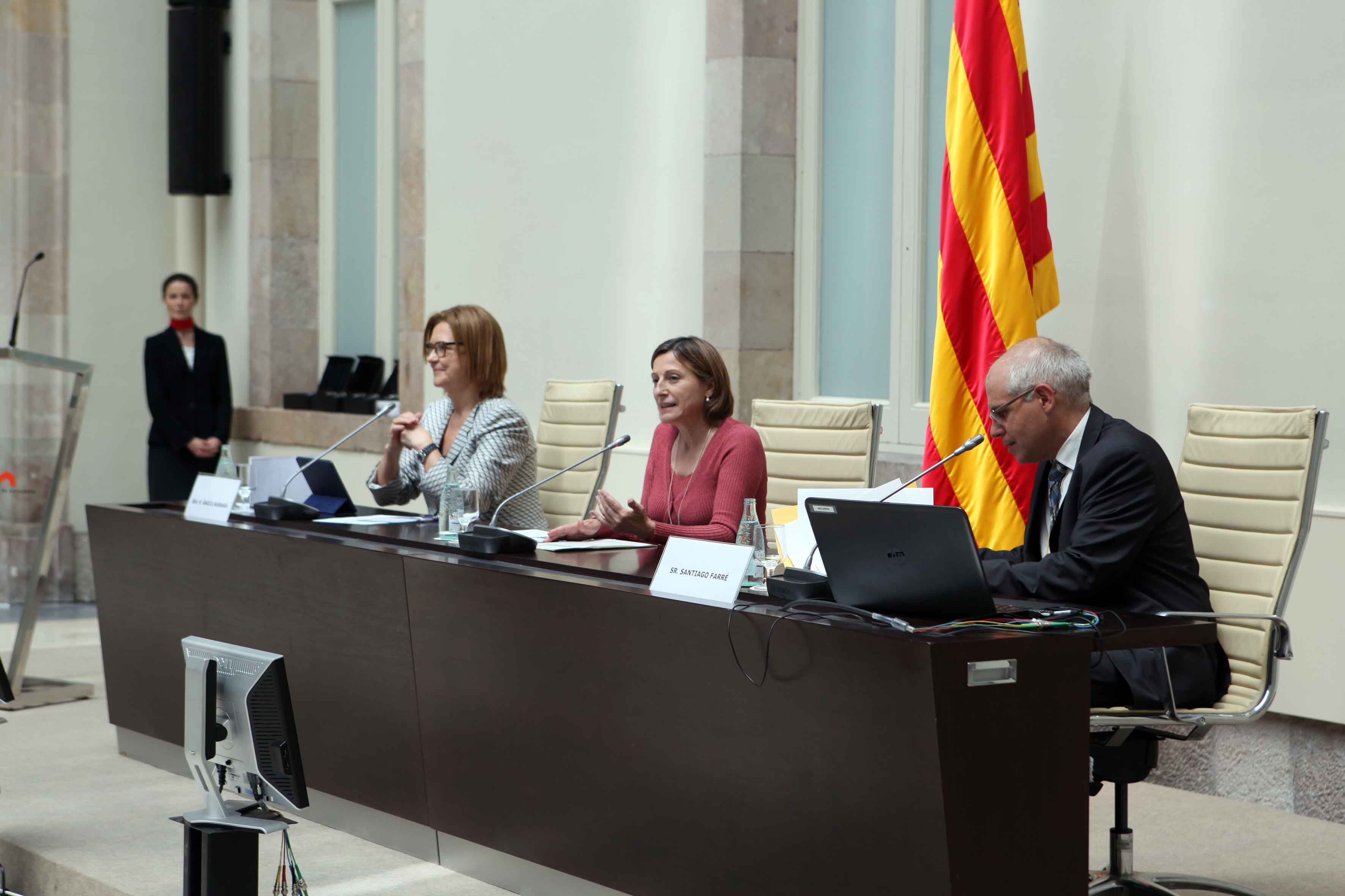 Ms. Maria Àngels Barbarà, Director of the APDCAT, H. Ms. Carme Forcadell, Speaker of the Catalan Parliament and Mr. Santiago Farré, Head of the APDCAT Legal Department.